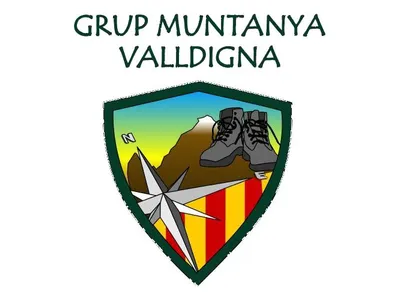 Logo del Grup Muntanya Valldigna con botas de montaña, brújula y senyera valenciana en un escudo