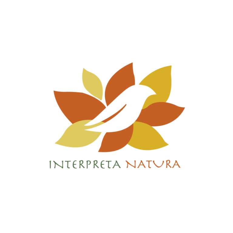 Logo de Interpreta Natura con pájaro blanco y hojas amarillas y naranjas en círculo