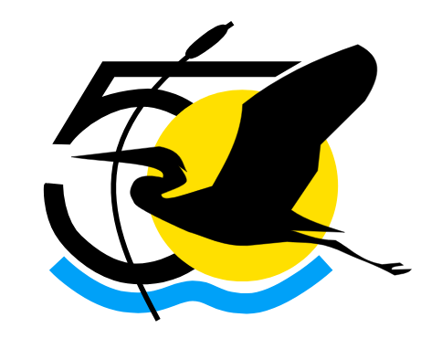 Logo del 50 aniversario de DEPANA con garza volando sobre sol amarillo y olas azules