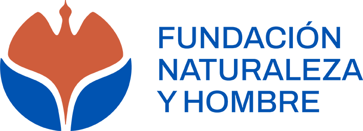 Logotipo de Fundación Naturaleza y Hombre con ave naranja y forma azul
